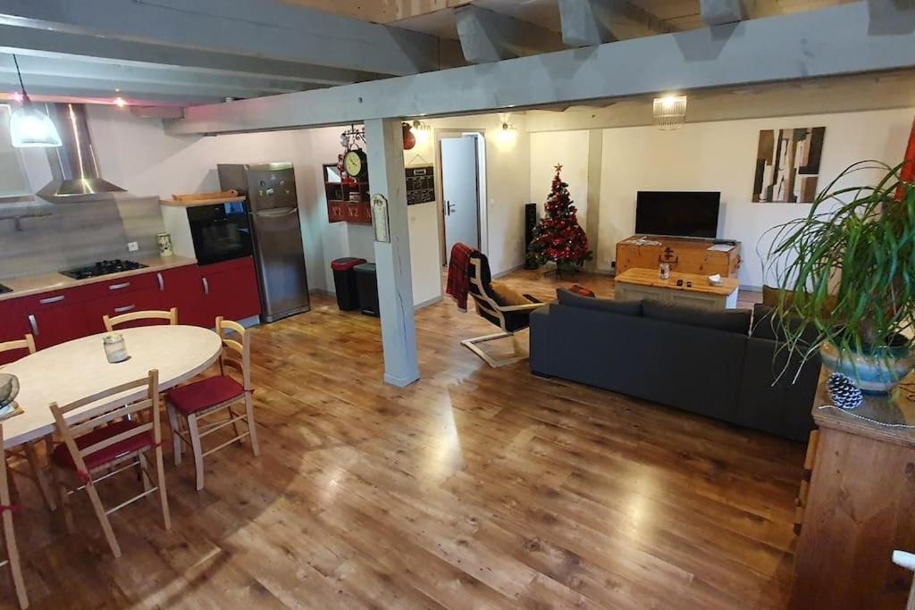 Grand Neuf Avec Parking Gratuit. Apartment *